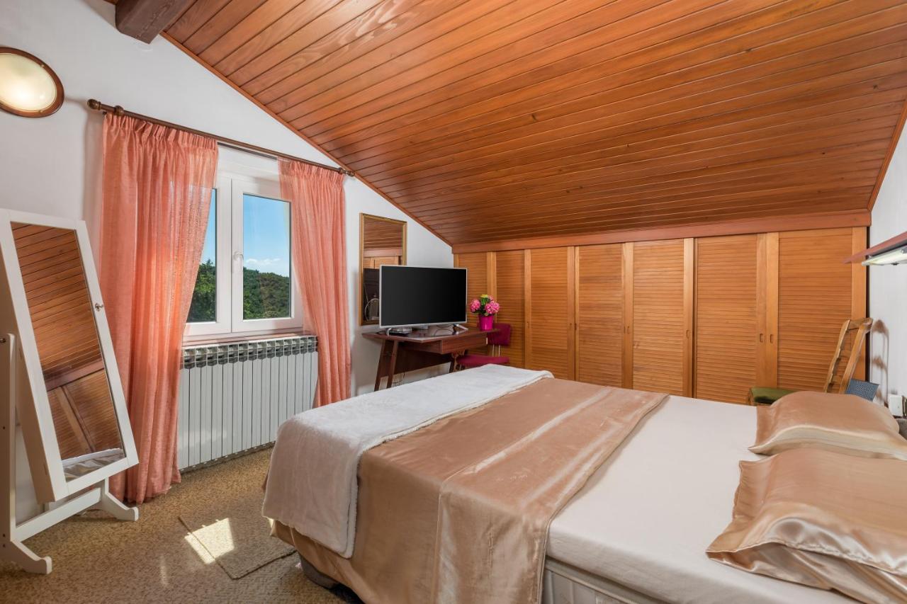 Apartment Magda With A Parking Space And Sea View Rijeka Buitenkant foto
